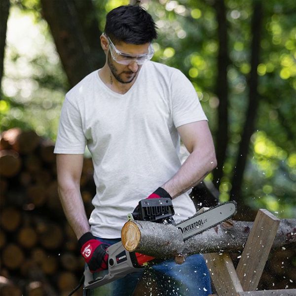 Пила ланцюгова електрична 2400 Вт, шина 40 см, SDS-система натяжіння ланцюга, прямий двигун. INTERTOOL DT-2206
