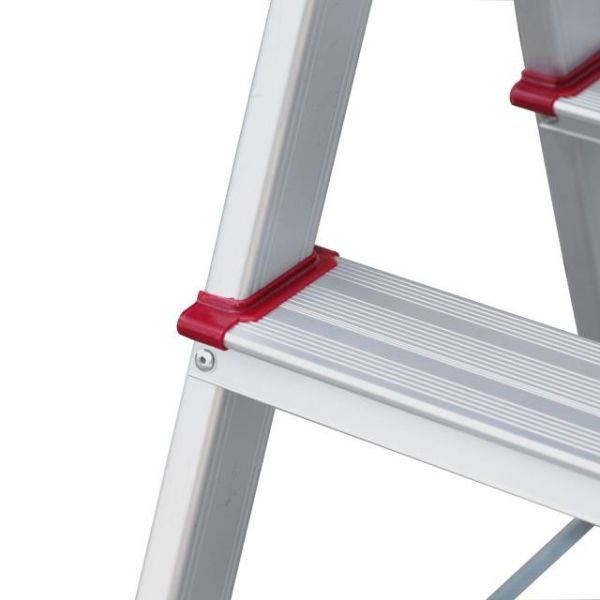 Стрем'янка алюмінієва двостороння 3 сходинки, висота 668 мм INTERTOOL LT-1103