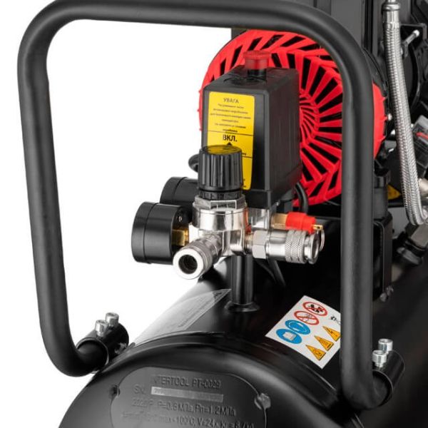 Компресор 24 л, 1.1 кВт, 220 В, 8 aтм, 200 л/хв., 2800 об/хв., безмасляний, 2 циліндра INTERTOOL PT-0029