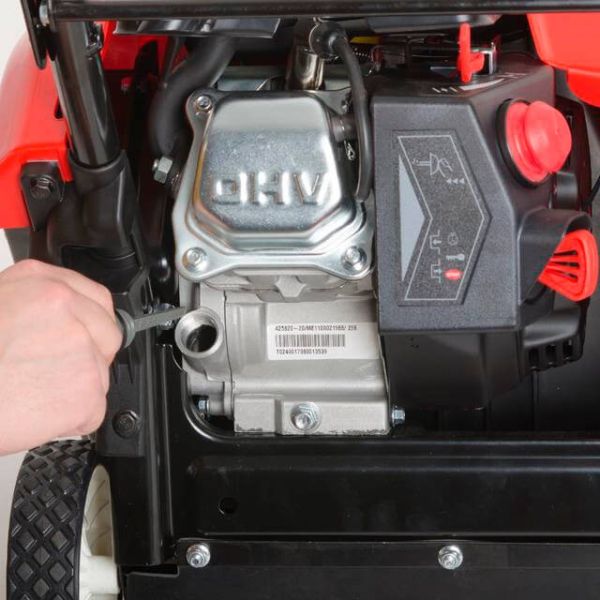 Снігоприбиральник бензиновий, 2.2 к.с./1.65 кВт, висота/ширина захвату 300/460 мм INTERTOOL SN-4000